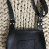 Cartera Negra y Flores
