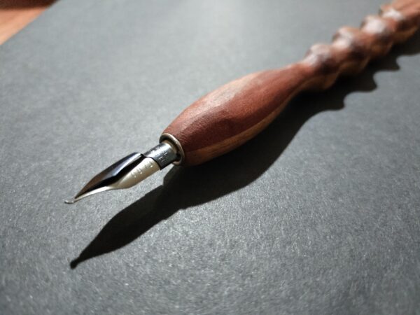 oplus_0 Pluma de madera para escritura
