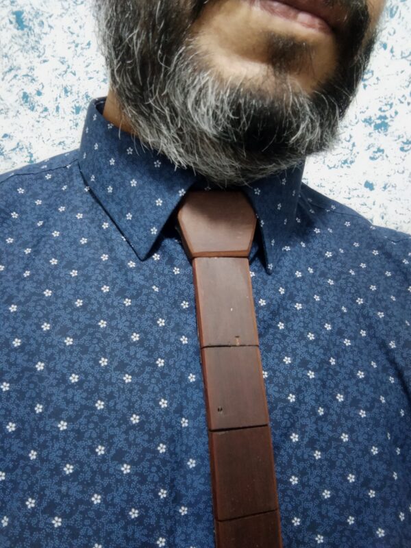 IMG_20230327_195342 Corbata de madera